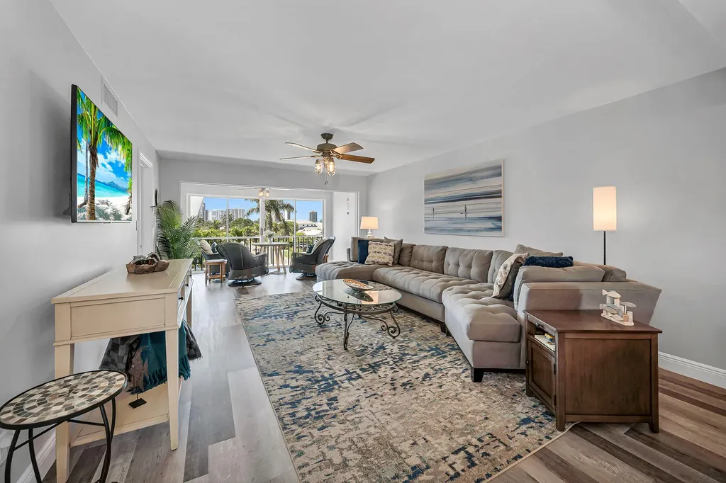 4200 Belair Lane Naples FL 34103