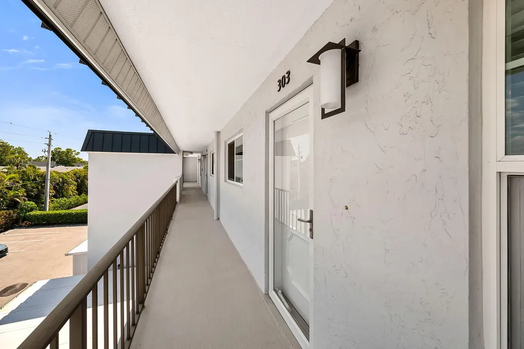 4200 Belair Lane Naples FL 34103