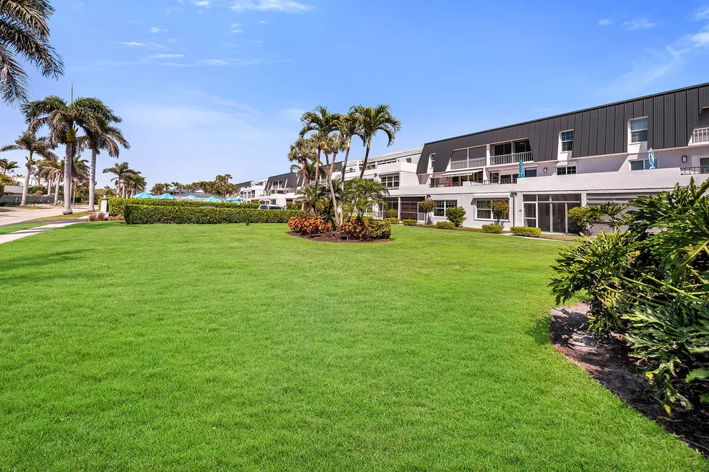 4200 Belair Lane Naples FL 34103