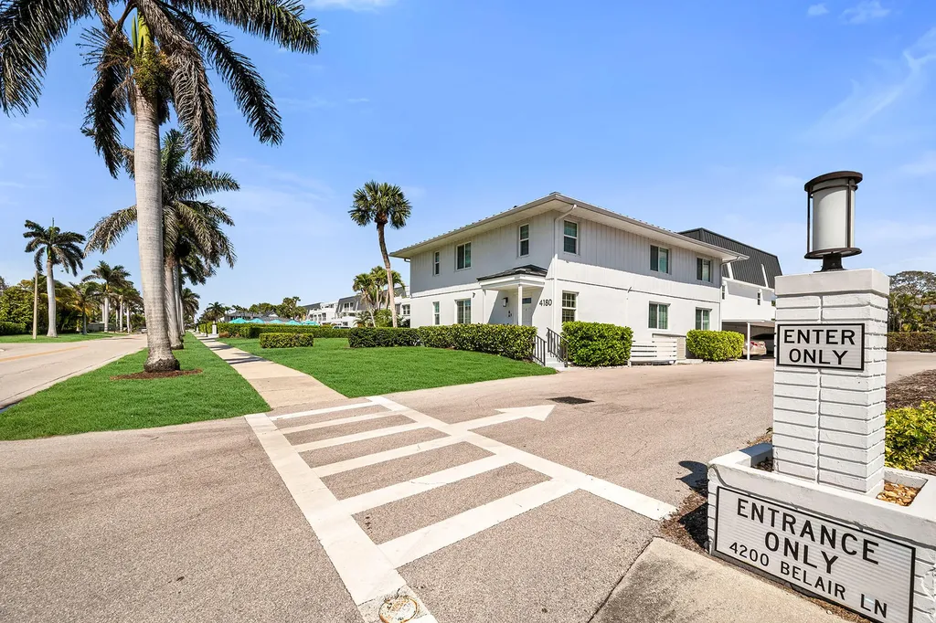 4200 Belair Lane Naples FL 34103