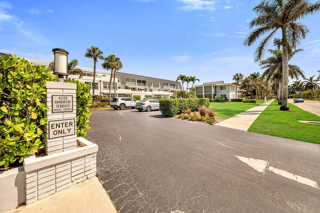 4200 Belair Lane Naples FL 34103