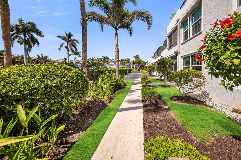 4200 Belair Lane Naples FL 34103