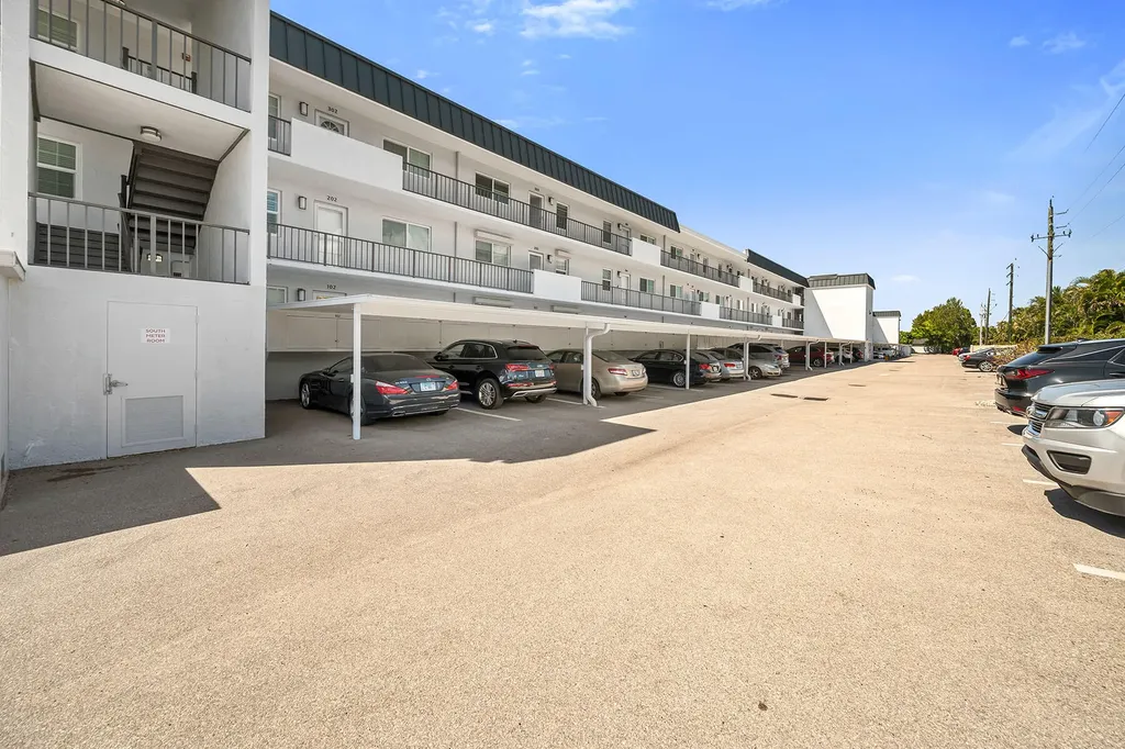 4200 Belair Lane Naples FL 34103