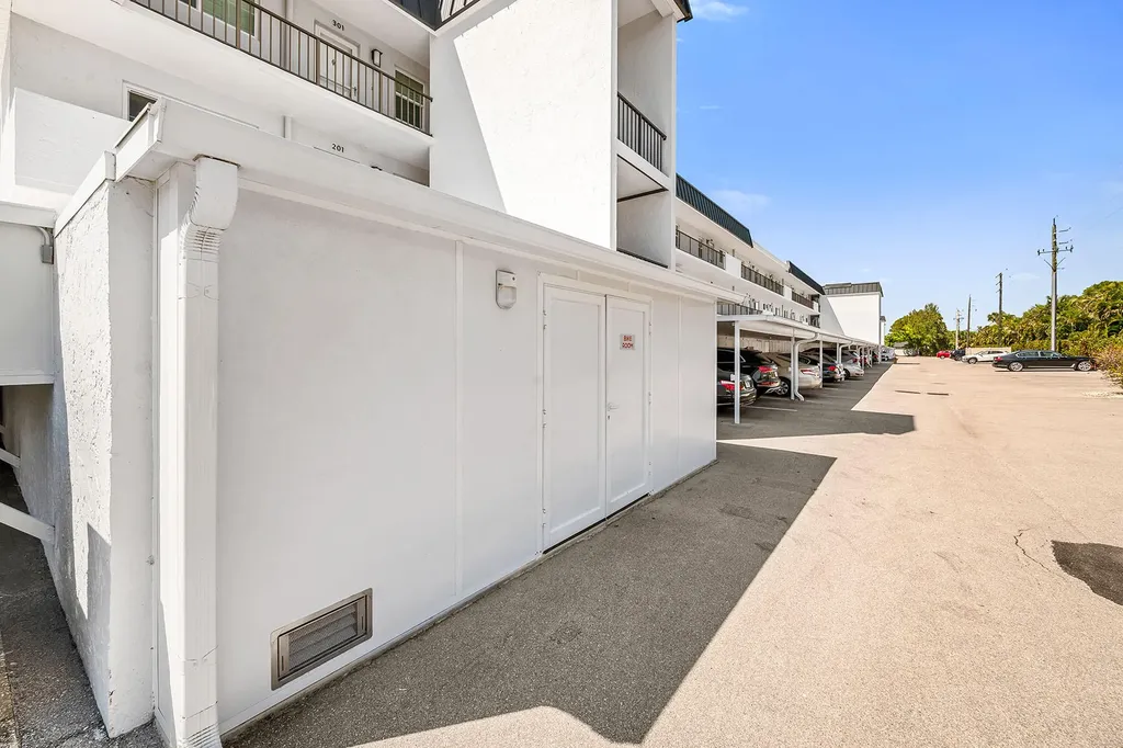 4200 Belair Lane Naples FL 34103