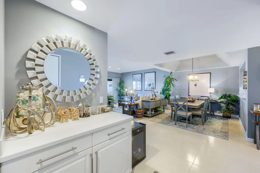 642 La Peninsula Boulevard Naples FL 34113