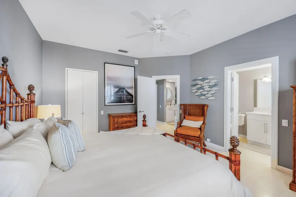 642 La Peninsula Boulevard Naples FL 34113