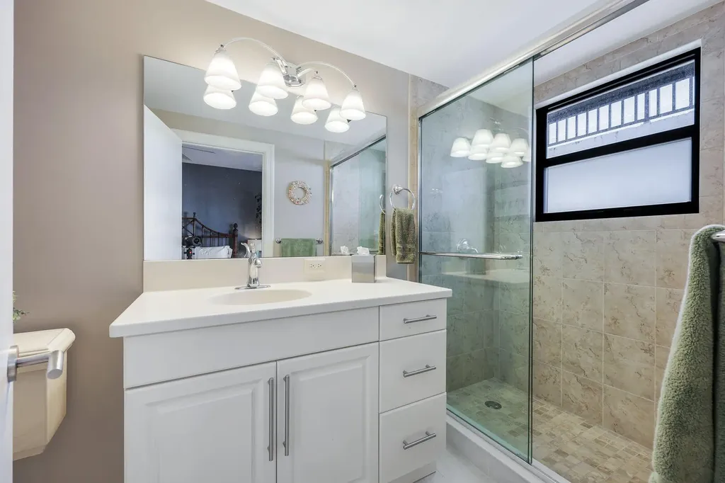 642 La Peninsula Boulevard Naples FL 34113