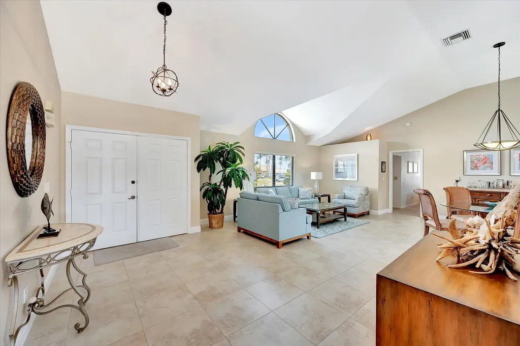 1539 Buccaneer Court Marco Island FL 34145