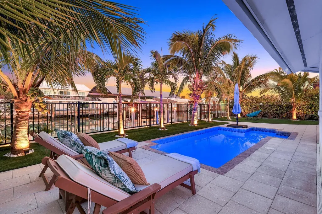 139 Trinidad Street Naples FL 34113