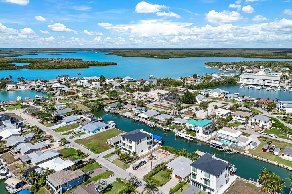 139 Trinidad Street Naples FL 34113