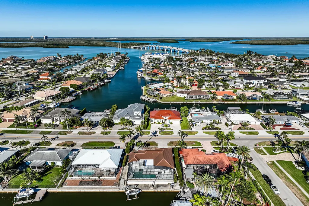 828 N Barfield Drive Marco Island FL 34145