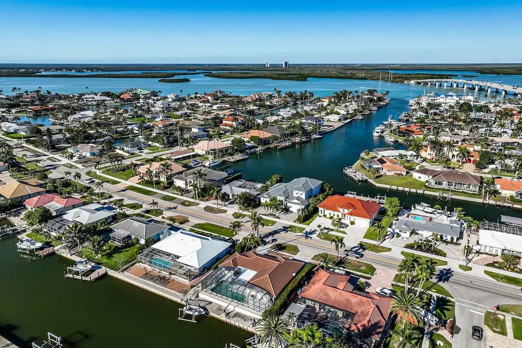 828 N Barfield Drive Marco Island FL 34145