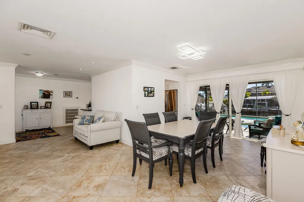 828 N Barfield Drive Marco Island FL 34145