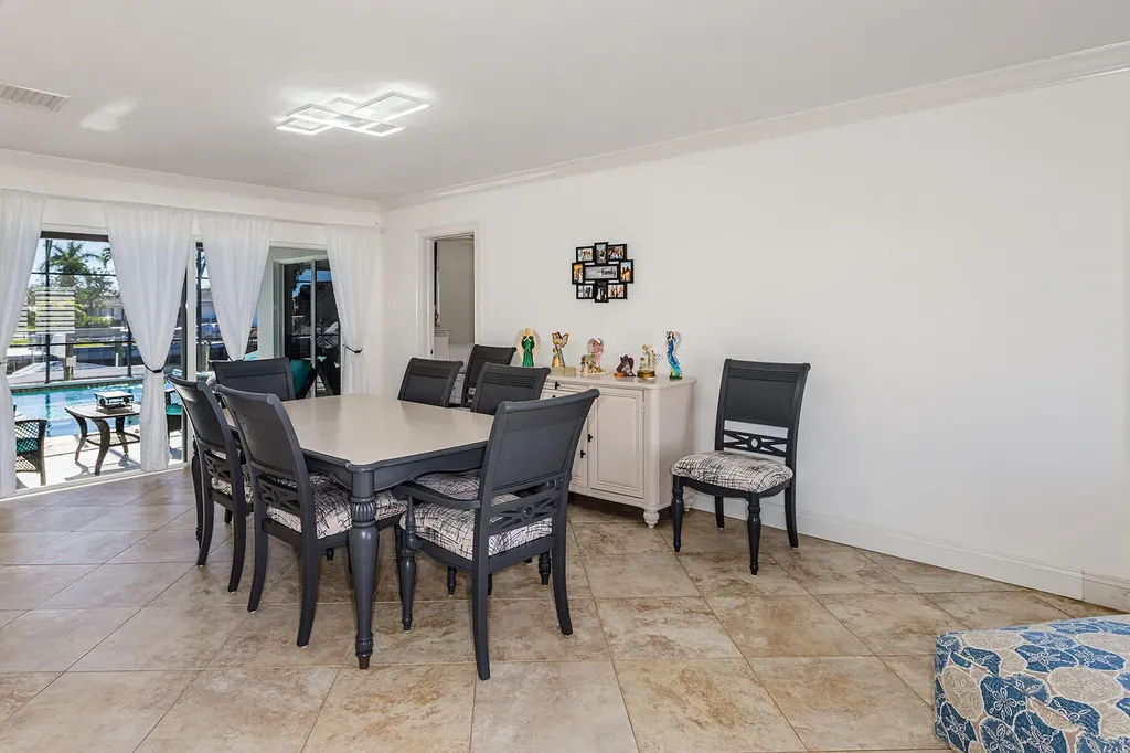 828 N Barfield Drive Marco Island FL 34145