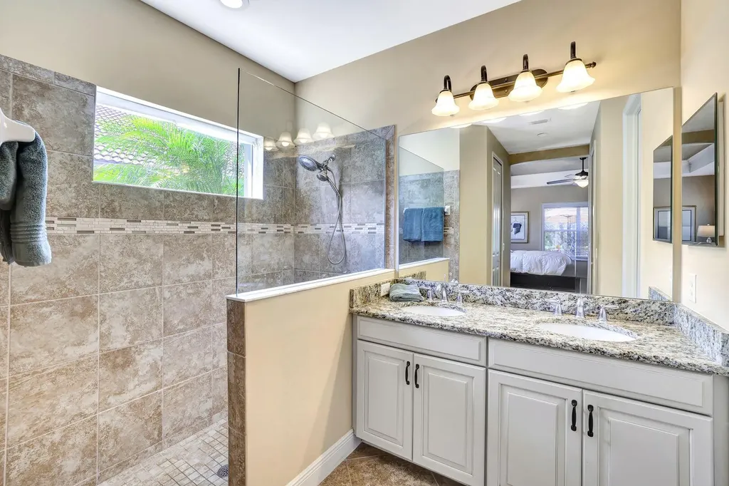 14531 Manchester Naples FL 34114