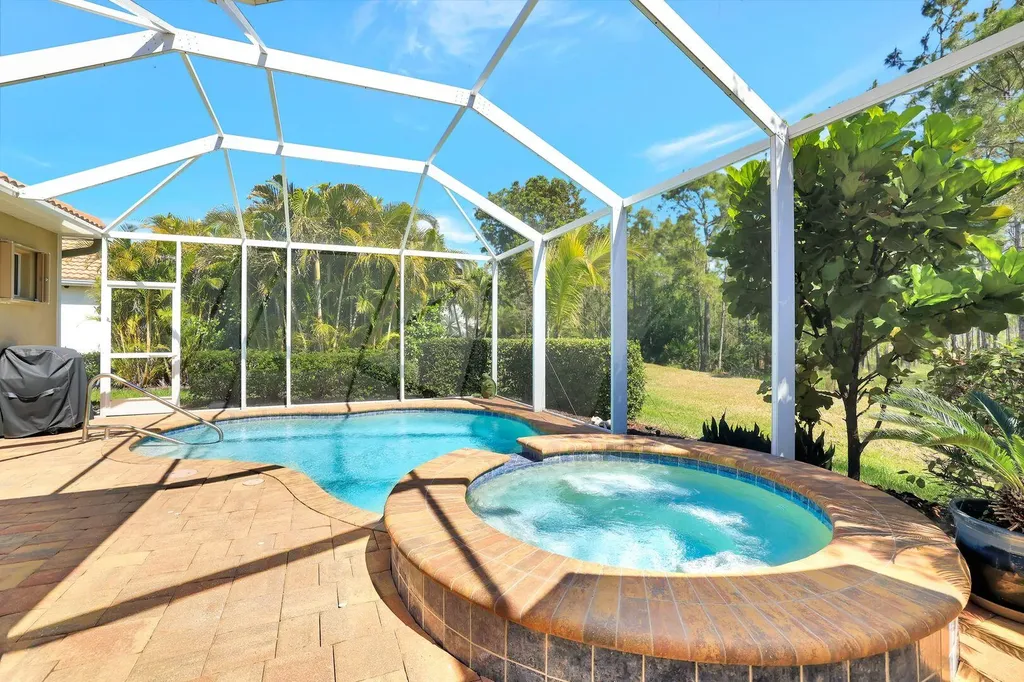 14531 Manchester Naples FL 34114