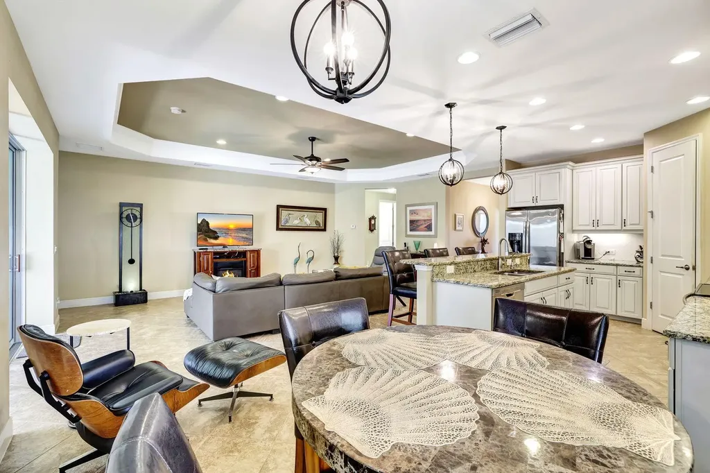 14531 Manchester Naples FL 34114