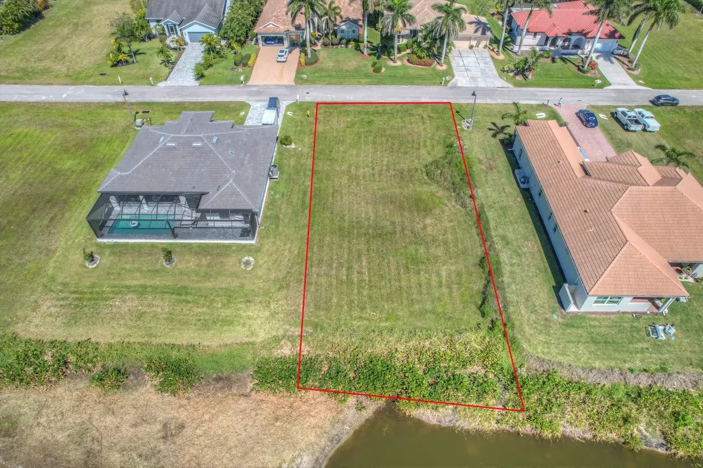 18024 Greenwood Drive Naples FL 34114