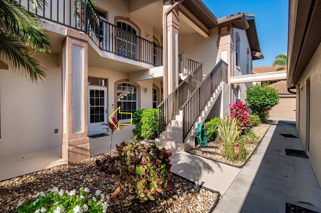 194 Newport Drive Naples FL 34114