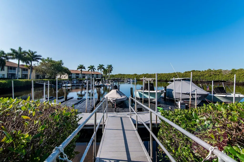 194 Newport Drive Naples FL 34114