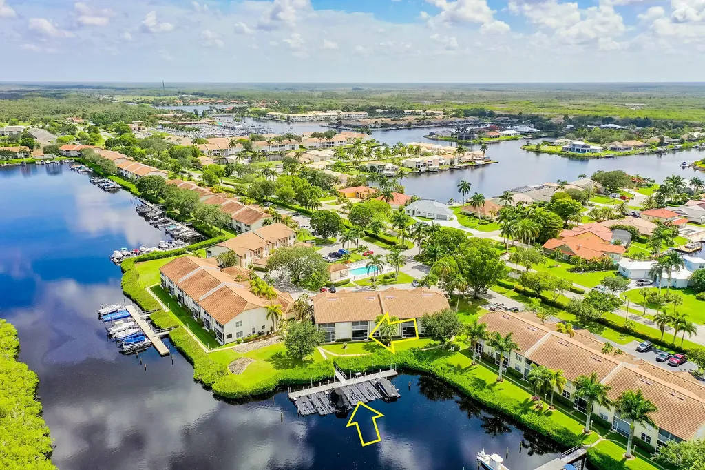 194 Newport Drive Naples FL 34114