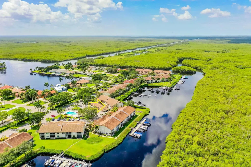 194 Newport Drive Naples FL 34114