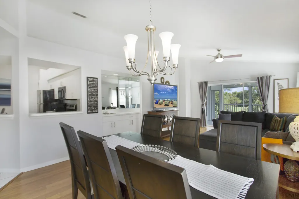 1018 Mainsail Naples FL 34114