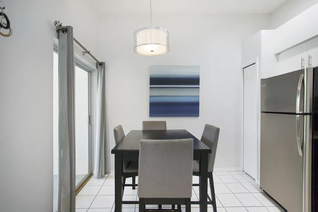 1018 Mainsail Naples FL 34114