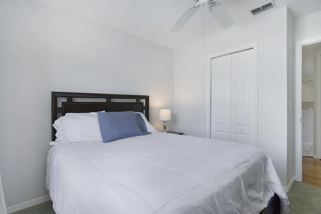 1018 Mainsail Naples FL 34114