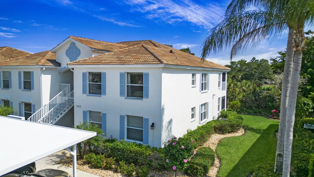 1018 Mainsail Naples FL 34114