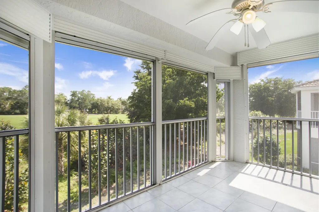 1018 Mainsail Naples FL 34114