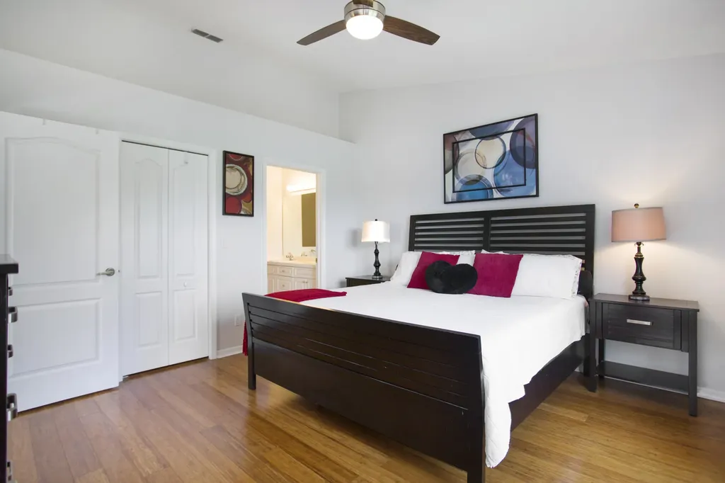 1018 Mainsail Naples FL 34114