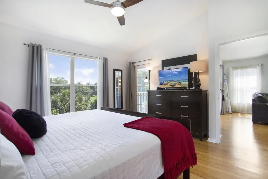 1018 Mainsail Naples FL 34114