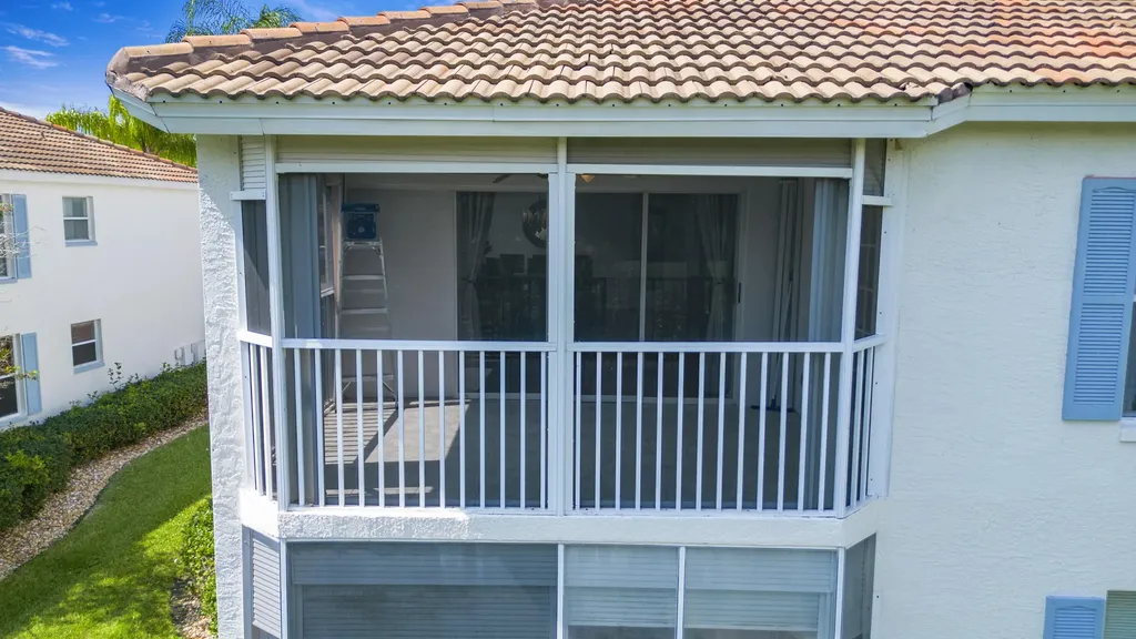 1018 Mainsail Naples FL 34114