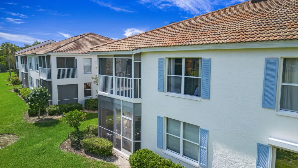 1018 Mainsail Naples FL 34114