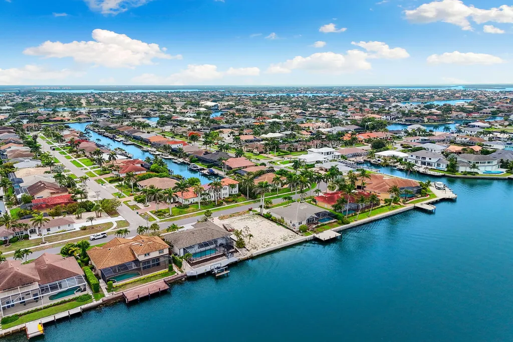 372 Lamplighter Drive Marco Island FL 34145