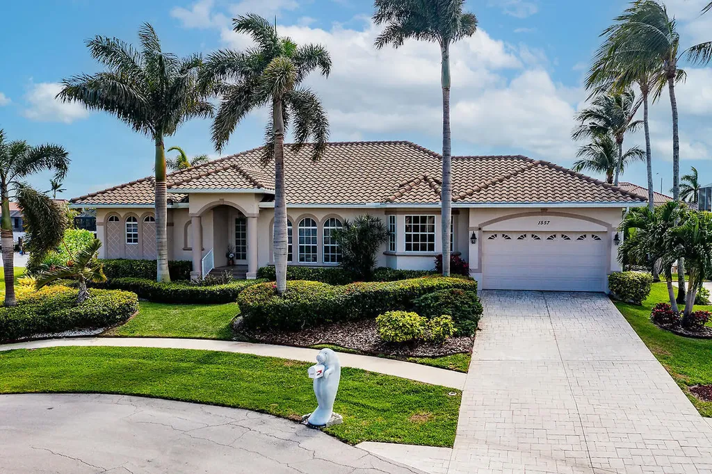 1557 Kingston Court Marco Island FL 34145