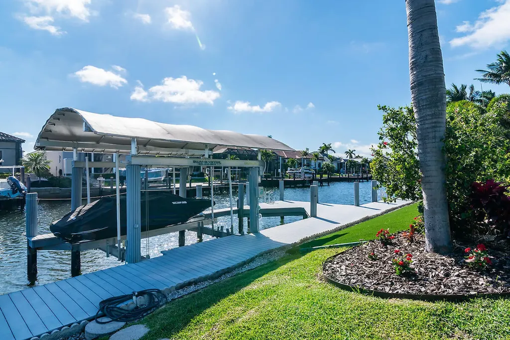 1557 Kingston Court Marco Island FL 34145