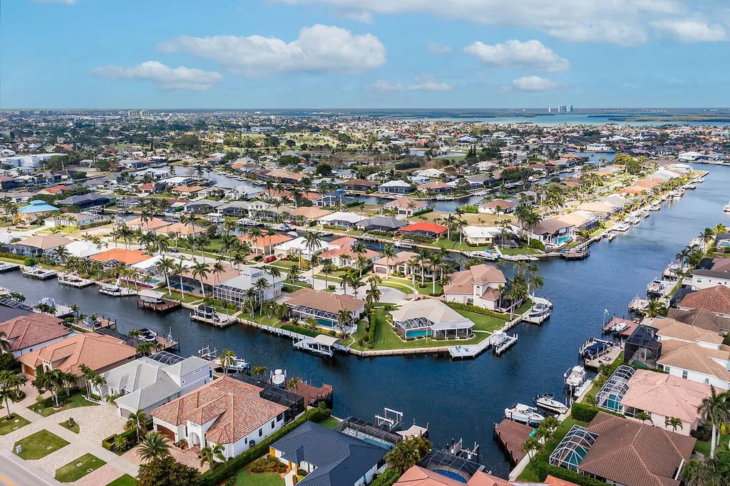 1557 Kingston Court Marco Island FL 34145