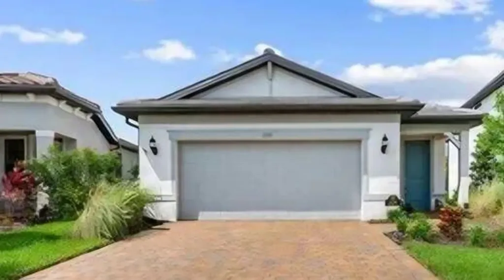 2150 Yellowfin Circle Naples FL 34114