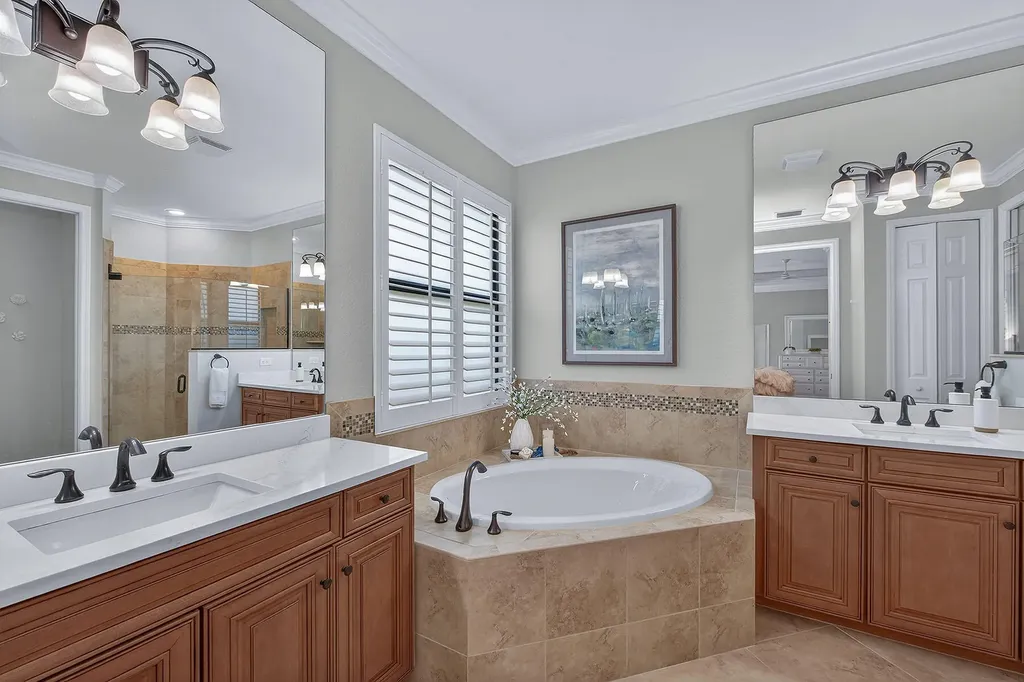 3058 Aviamar Circle Naples FL 34114