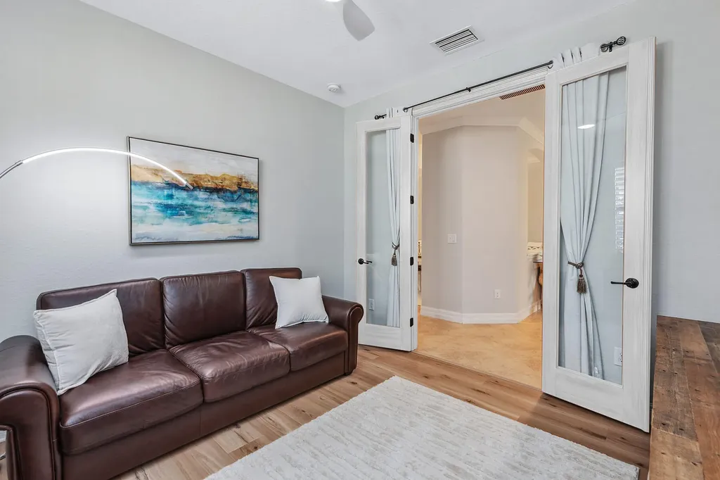 3058 Aviamar Circle Naples FL 34114