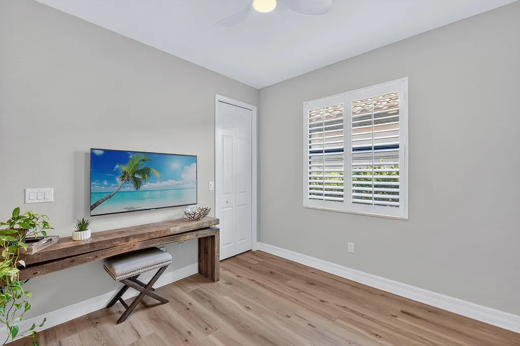 3058 Aviamar Circle Naples FL 34114