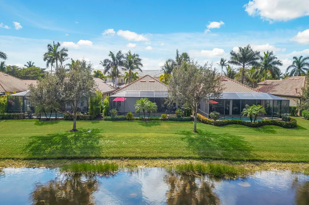 3058 Aviamar Circle Naples FL 34114