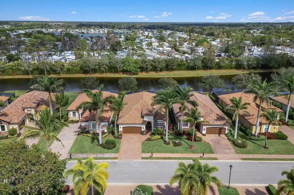 3058 Aviamar Circle Naples FL 34114