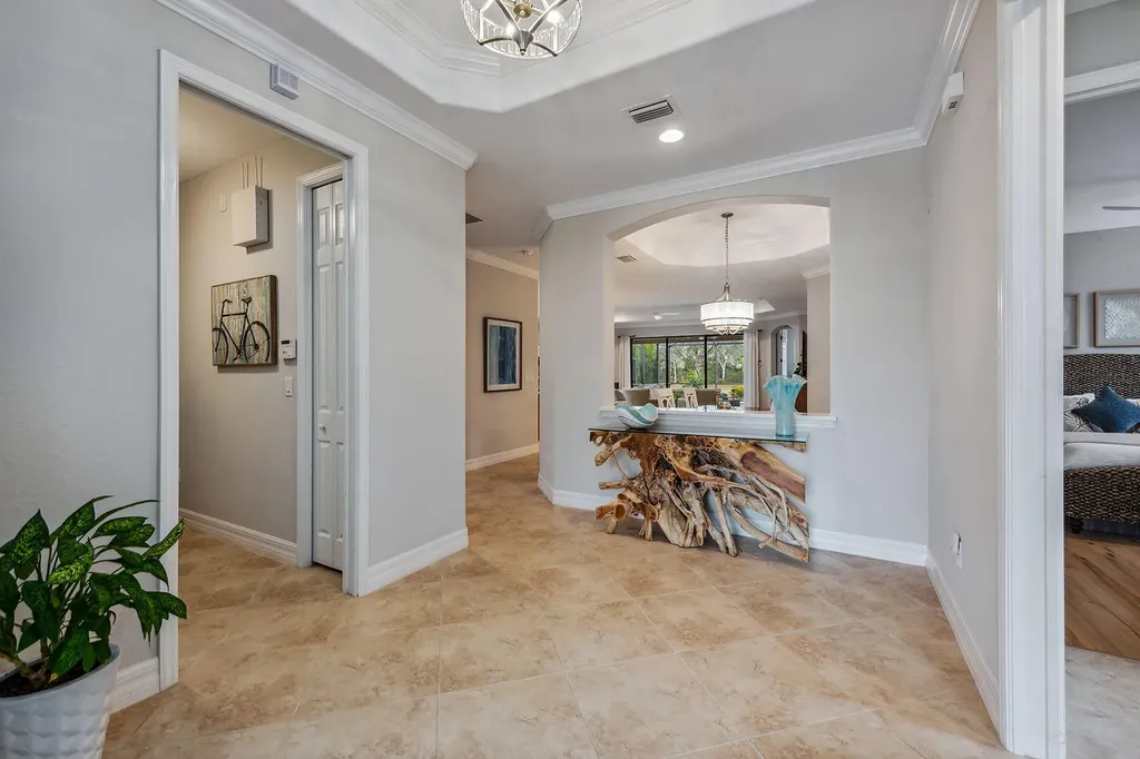 3058 Aviamar Circle Naples FL 34114
