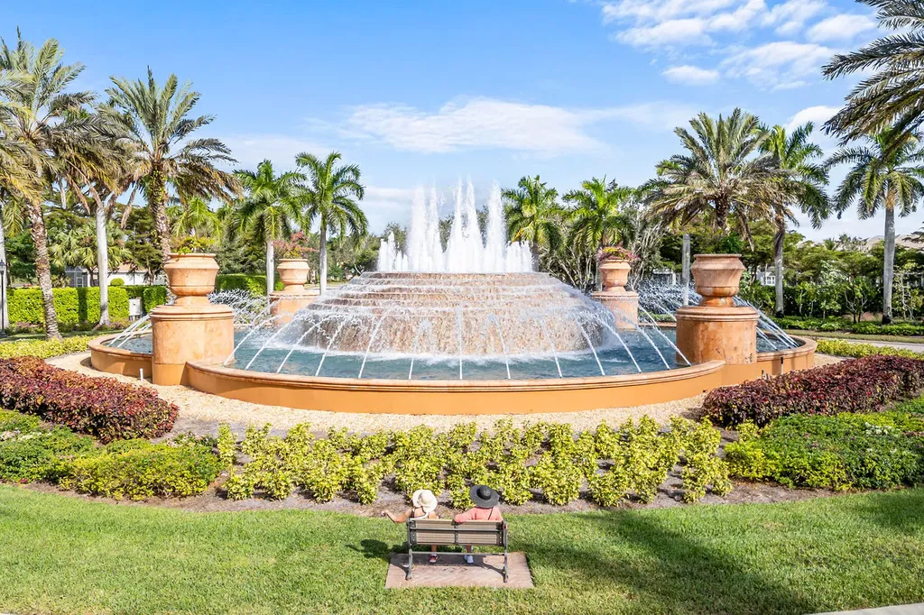 3058 Aviamar Circle Naples FL 34114