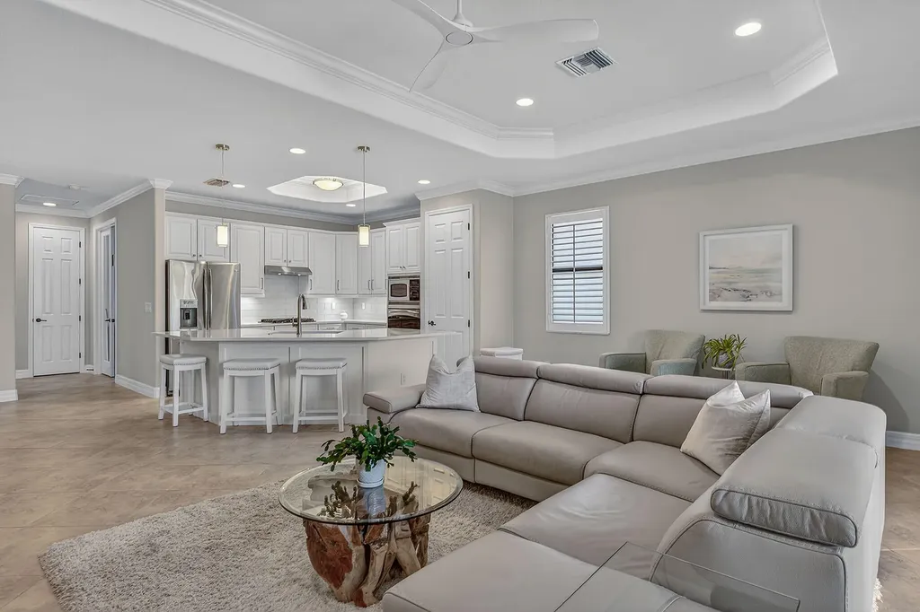 3058 Aviamar Circle Naples FL 34114