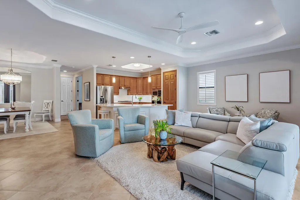 3058 Aviamar Circle Naples FL 34114