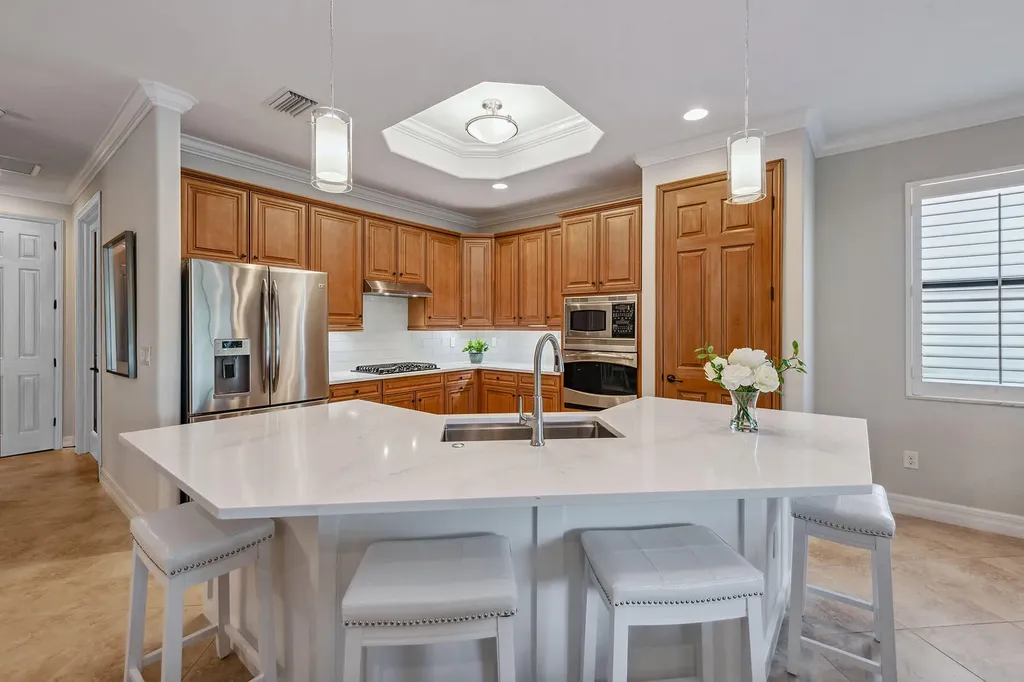 3058 Aviamar Circle Naples FL 34114